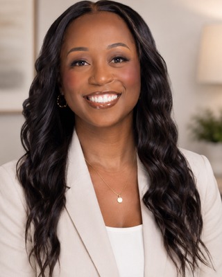 Photo of Shallondra Lomax, Marriage & Family Therapist, MA, LMFT