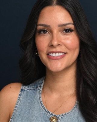 Photo of Damaris Contes, Licensed Mental Health Counselor, LMHC