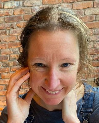 Photo of Laura Jane Halliwell, Counsellor, MSc, UKCP Trainee