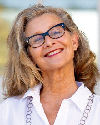Photo of Carolyn Bates Younger - ‘Couples Couch’ Coaching, Consulting, Counseling, Marriage & Family Therapist, LMFT