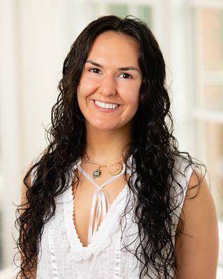 Photo of Jenni Kustanovich-Hoza, Licensed Master Social Worker, LMSW, MHA, CYT