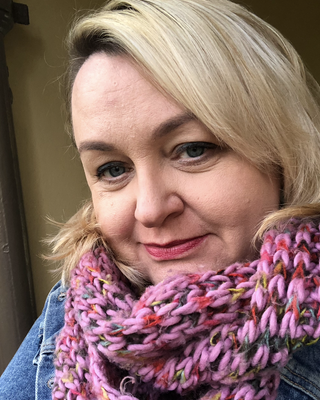 Photo of Kellie High, Psychotherapist, MA, HCPC-Art Therap.