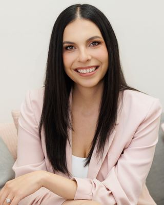 Photo of Leslie Farias Sanchez - Immigration Evaluations - Nueva Vida Therapy, Marriage & Family Therapist, LMFT
