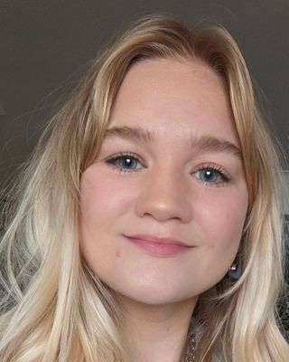 Photo of Flora Huddleston, Psychotherapist, MBACP
