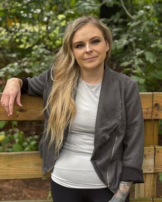 Photo of Erin Leigh Carl, Marriage & Family Therapist, MACP, LMFT