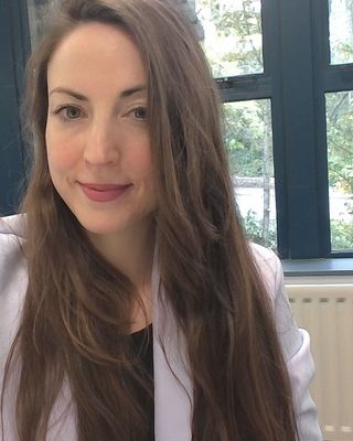 Photo of Sarah Fellows, Psychotherapist, MSc, MBABCP