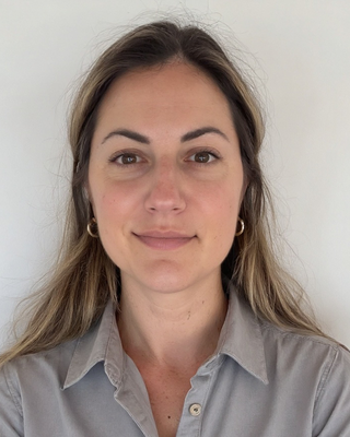 Photo of Dr. Laurie Veillette, Psychologist, Psy.D.
