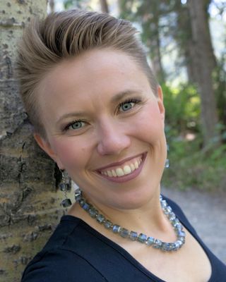 Photo of Fiona McAllister, Counsellor in Calgary, AB