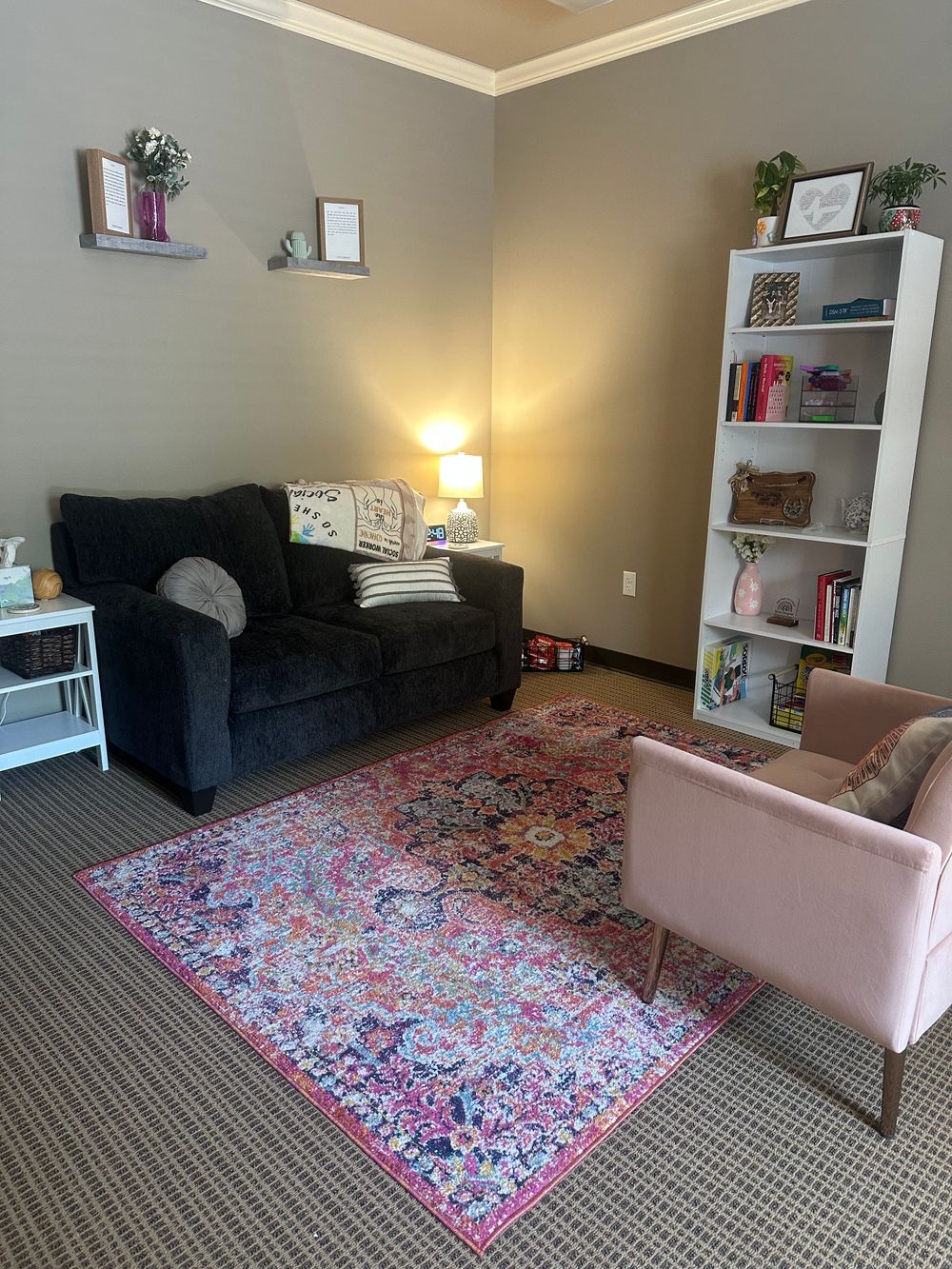 Comfy and colorful space 