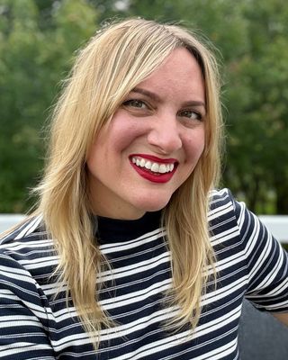 Photo of Carly Comando, Pre-Licensed Professional, MA, LAPC, NCC