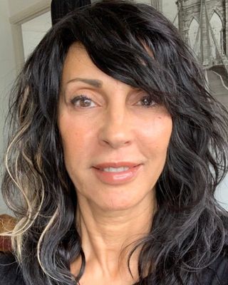 Photo of Leila Brou, Counsellor in Hornchurch, England