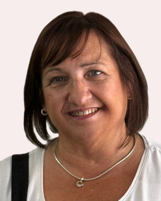 Photo of Elizabeth Hamilton, Psychotherapist, MBACP Accred