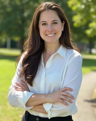 Photo of Alina Levine, Psychologist, PsyD