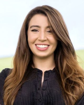 Photo of Niari Markarian, Marriage & Family Therapist, LMFT