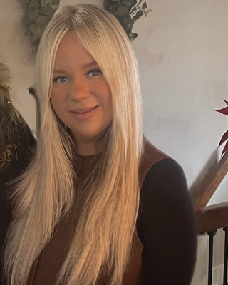 Photo of Kristyn Disibio Zion, Clinical Social Work/Therapist, LCSW, CCTSI, MSW