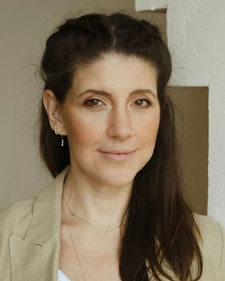 Photo of Jennifer Adinolfi, Registered Psychotherapist in Toronto, ON