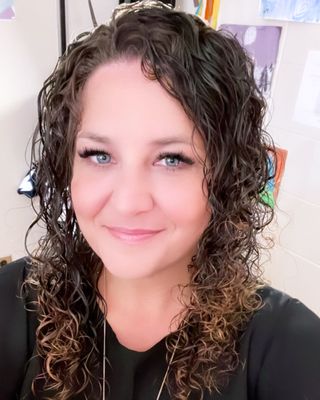 Photo of Julia Carlson, Pre-Licensed Professional, Intern