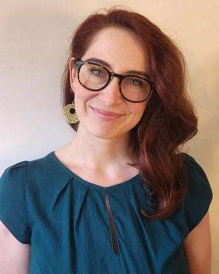 Photo of Ari McNamara, Psychotherapist, PACFA