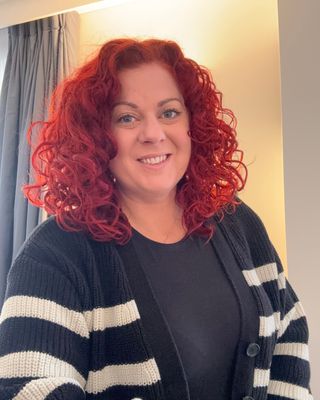 Photo of Vicki Bowker, Counsellor, MNCPS Acc.