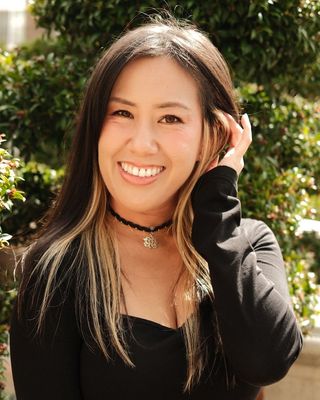 Photo of Stephanie Nguyen, Marriage & Family Therapist, MS, LMFT