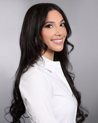 Photo of Linda M Bazzi, Licensed Master Social Worker, LMSW, CNC, CSTS