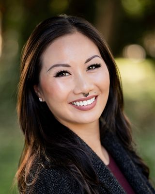 Photo of Alex Chong, AMFT, APCC, Marriage & Family Therapist Associate