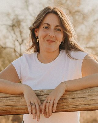 Photo of Alexandra Newell in Phoenix, AZ