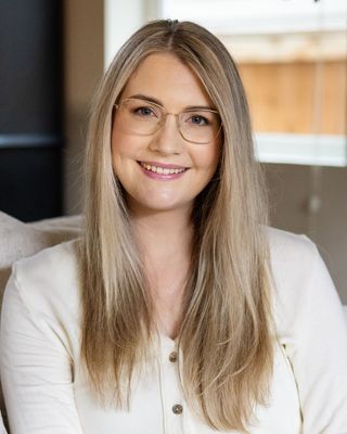 Photo of Kellie Hall, Counselor, LMHCA, MA