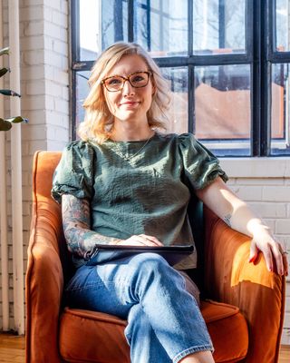 Photo of Kelly McKay, Registered Psychotherapist, MACP, RP