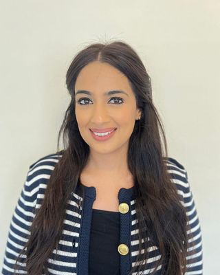 Photo of Dr Zenab Baber, Psychologist, HCPC - Clin. Psych.