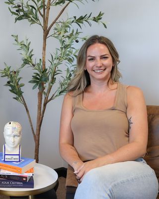 Photo of Dr. Ali Holladay, Psychologist, PsyD