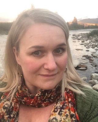 Photo of Sveta Cervantes, Clinical Social Work/Therapist, LSWAIC