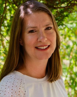 Photo of Elizabeth Hallam, Psychotherapist, MA, MBACP