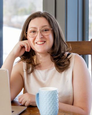 Photo of Faye Moreau - Faye Moreau - Trauma, Mood Disorders, Addiction, Registered Psychotherapist (Qualifying), BA Hons, MACP