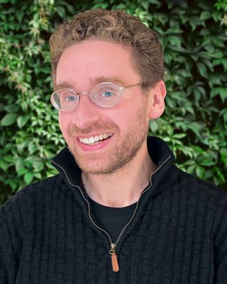 Photo of Zev Rowlett, Marriage & Family Therapist Associate, AMFT
