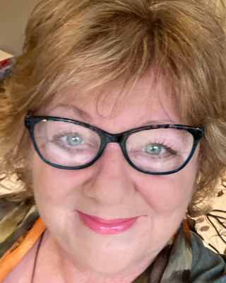 Photo of Julie Semple, Counsellor, PNCPS Acc.