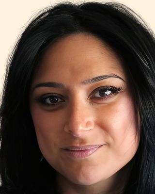 Photo of Arezou Yashoua, Marriage & Family Therapist, LMFT