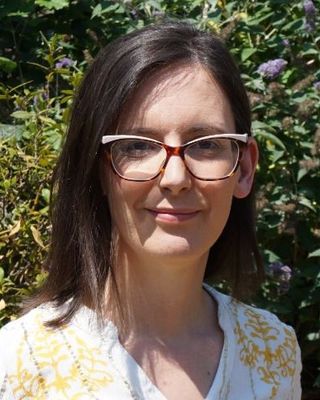 Photo of Elizabeth Grayburn, Counsellor, MBACP