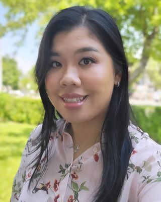 Photo of Elaine Giang, Registered Psychotherapist (Qualifying)
