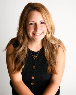 Photo of Amanda Riva, Pre-Licensed Professional, MSW