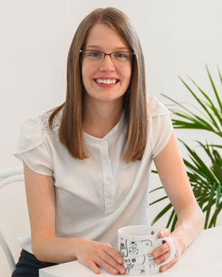 Photo of Hanna Watkins, MSc, RP, RMFT, Registered Psychotherapist