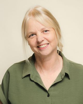 Photo of Caroline Hellis, Counsellor, MNCPS Acc.