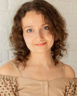 Photo of Maria Mukhin, MACP, Registered Psychotherapist (Qualifying)