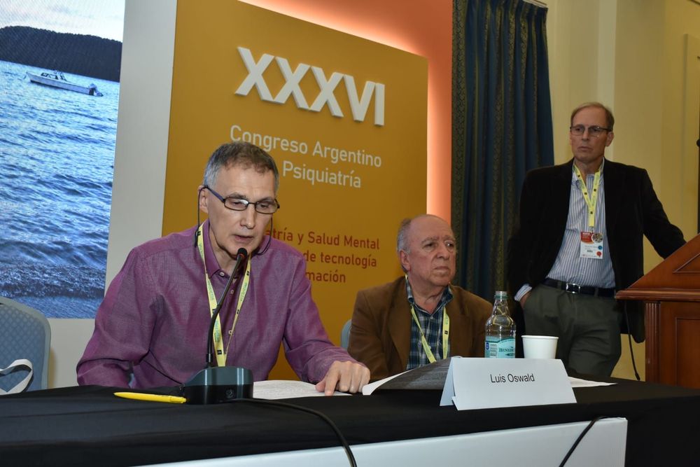 En esta oportunidad expuse junto a otros colegas, en el Congreso de Psiquiatría, sobre las ansiedades de abandono y las relaciones objetales. 