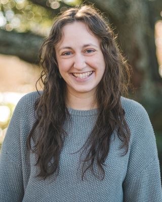 Photo of Hannah Loscalzo, LMFT Associate, MA