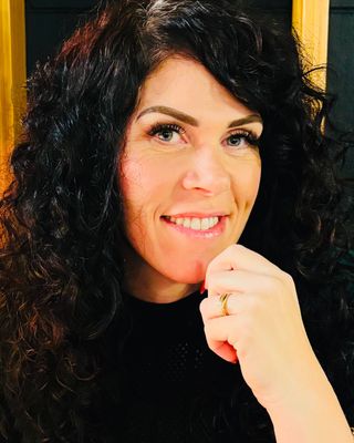 Photo of Nichola Nasraoui, Psychotherapist, MBACP Accred