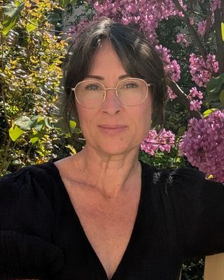 Photo of Diane Everitt, Counsellor, DCounsPsych, MBACP