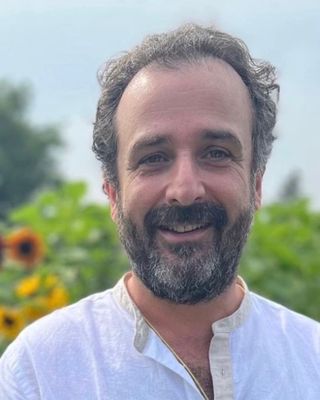 Photo of Gal Koren, Registered Psychotherapist (Qualifying), MA