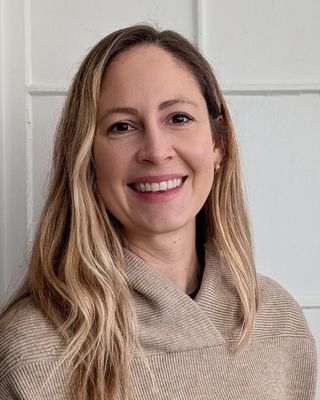 Photo of Fiona Blake 🌈, Registered Psychotherapist (Qualifying), RPQ, MACP