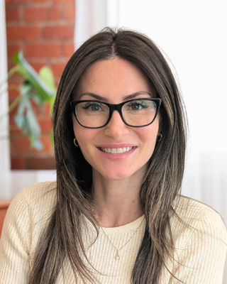 Photo of Victoria Ferri, Registered Psychotherapist (Qualifying), MA, RP (Q)